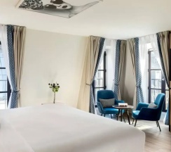 Двухместный люкс Parisian Corner двуспальная кровать в Renaissance Paris Vendome Hotel