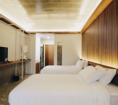Двухместный номер Standard с балконом 2 отдельные кровати в Laekhon Nonbai Hotel