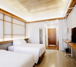 Трёхместный номер Standard в Laekhon Nonbai Hotel
