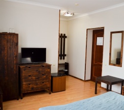 Стандарт с двуспальной кроватью и балконом в Альпийский двор