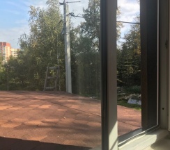 Люкс двухкомнатный с балконом с двумя раздельными кроватями и диваном в Успенка