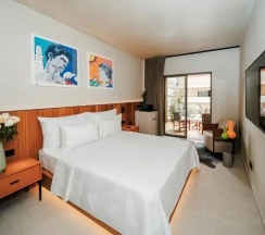 Двухместный номер Magnolia Superior с балконом (двуспальная кровать) в M Boutique Hotel - Designed for Adults