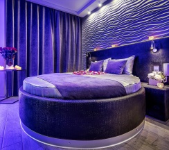 Номер улучшенный с 1 двуспальной кроватью в Алекс