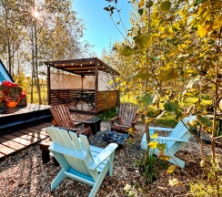 Лазурный дом в А у реки