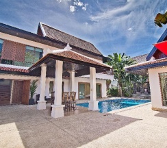 Вилла с 5 комнатами с балконом в Tropicana Pool Villa
