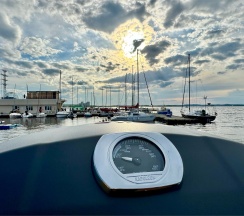 Зеркальный дом - первая линия в F911