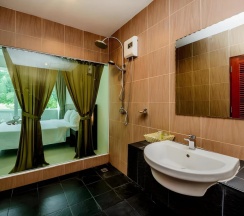 Двухместный номер Deluxe с видом на бассейн двуспальная кровать в L'esprit de Naiyang Beach Resort