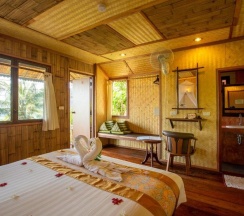 Бунгало с видом на море в Railay Garden View Resort