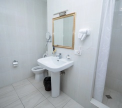 Двухместный номер Comfort двуспальная кровать в Diamond Hotel