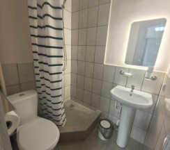 1 местный в Белая Ворона