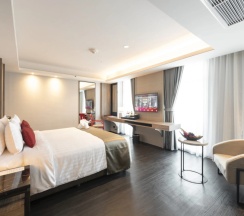 Двухместный номер Premium двуспальная кровать в Ramada Plaza by Wyndham Chao Fah