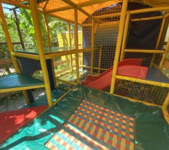 Шестиместные апартаменты с 3 комнатами с балконом в Якорь