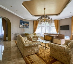 Джуниор Сюит с кухней в Malakhovka Palace