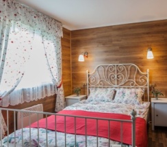 Уют 1 - Двухкомнатные апартаменты с сауной, камином и террасой в Каменец