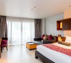 Двухместный номер Deluxe с балконом 2 отдельные кровати в ASHLEE Hub Hotel Patong