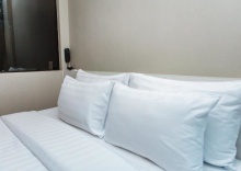 Двухместный номер Standard с балконом двуспальная кровать в Triple L Hotel Patong Beach