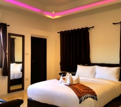 Вилла с балконом в Вилла Hideland - The Luxurious Tropical Villa - Pattaya Jomtien