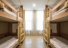 Кровать в 4-местном общем женском номере в Pillow Hostel