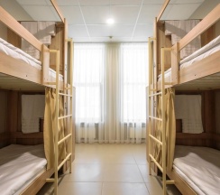 Кровать в 4-местном общем женском номере в Pillow Hostel