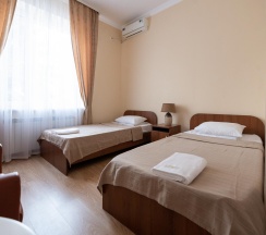 Номер стандарт с 2 односпальными кроватями в Djump hotel
