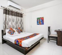 Двухместный номер Deluxe двуспальная кровать в Fabhotel Vardhan House Ii