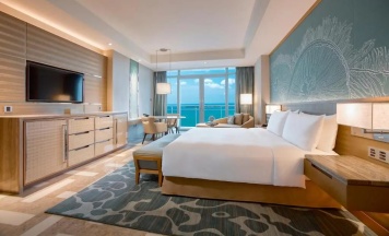Двухместный номер Imperial Club с видом на океан двуспальная кровать в Atlantis Sanya
