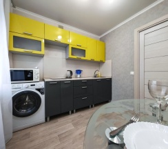 4-местные 1-комнатные апартаменты люкс с 1 двуспальной кроватью в Sutki Life (Сутки Лайф) на Дзержинского