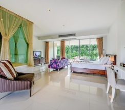 Двухместный люкс Deluxe с видом на бассейн двуспальная кровать в L'esprit de Naiyang Beach Resort