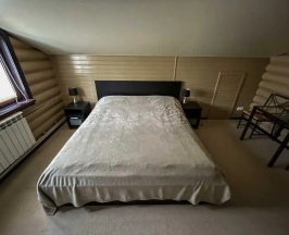 Двухместный номер Комфорт №5 двуспальная кровать в Пришвинъ