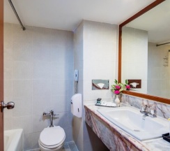 Двухместный семейный номер Standard в Bangkok Palace Hotel