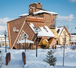"Дом Перевертыш" - Двухэтажный дом с двумя спальнями в Лачи