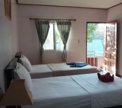 Двухместное бунгало с балконом (2 отдельные кровати) в Phi Phi Jungle Hill Bungalow