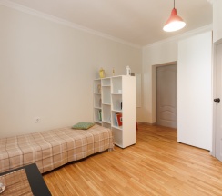 Коттедж с 6 комнатами с балконом и с красивым видом из окна в Дом пробуждения