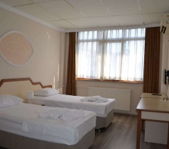 Двухместный номер Standard с видом на окрестности 2 отдельные кровати в Ayvalik Palas Hotel