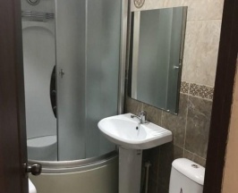 Номер стандарт семейный с 1 односпальной и 1 двуспальной кроватью в Милана