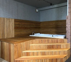 Комфортабельный Люкс с джакузи в Loft Boutique Hotel