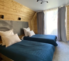 Дом-треугольник в Katadze Glamp
