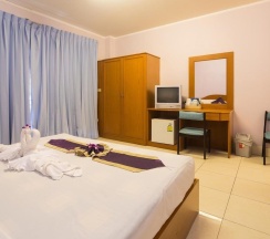 Номер Standard c 1 комнатой в "room in Guest Room - Guesthouse & Restaurant Belvedere - Central Bedroom With Ac Near Patong Beach"