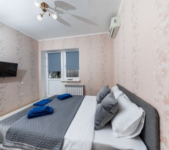 Двухместный Стандартный номер с двуспальной кроватью и балконом в гостевом доме SV на 2 этаже в Милка