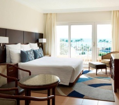 Двухместный номер Guest с видом на море двуспальная кровать в Hurghada Marriott Beach Resort