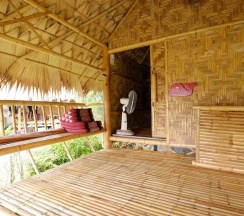 Двухместное бунгало рядом с пляжем двуспальная кровать в Satun Dive Resort