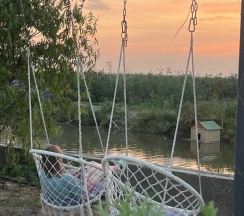 Семейный коттедж с балконом в У пруда