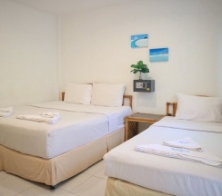 Трёхместный номер Standard с балконом в Sunshine Guest House