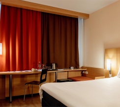 Номер Premium с двуспальной кроватью в ibis Moscow Paveletskaya