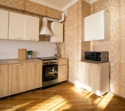 Люкс 3-х комнатный с кухней и балконом 4-х местный в Жемчуг