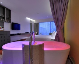 Двухместный номер Extra Radiance 2 отдельные кровати в LiT BANGKOK Hotel