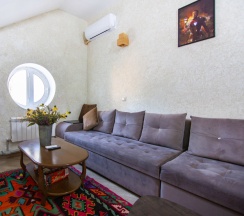 Кровать в общем номере (мужской номер) в Чердак