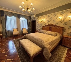 Коттедж с 3 комнатами с балконом и с видом на парк в Dipservice hall