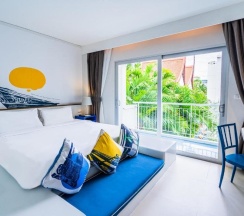Двухместный номер Deluxe с видом на бассейн двуспальная кровать в Lub d Phuket Patong