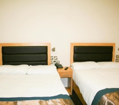 Трёхместный номер Economy в Cromwell Crown Hotel